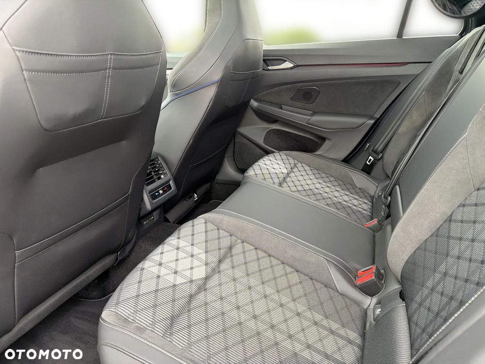 Volkswagen Golf Variant 1.5 eTSI mHEV R-Line Plus DSG - 12