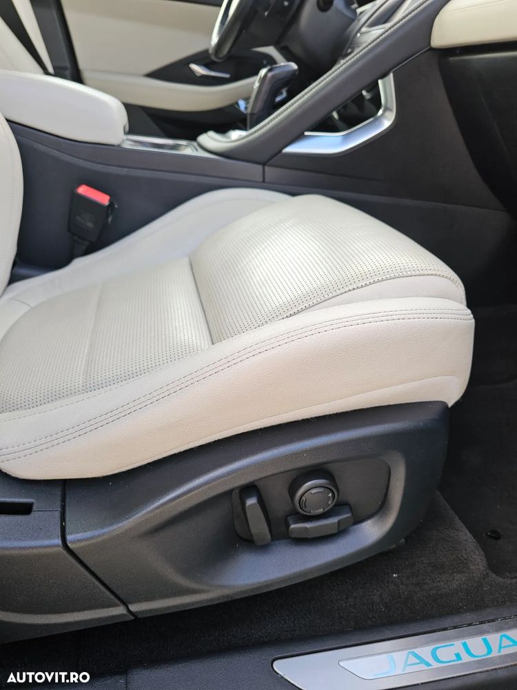 Jaguar E-Pace P250 AWD R-Dynamic Black - 18