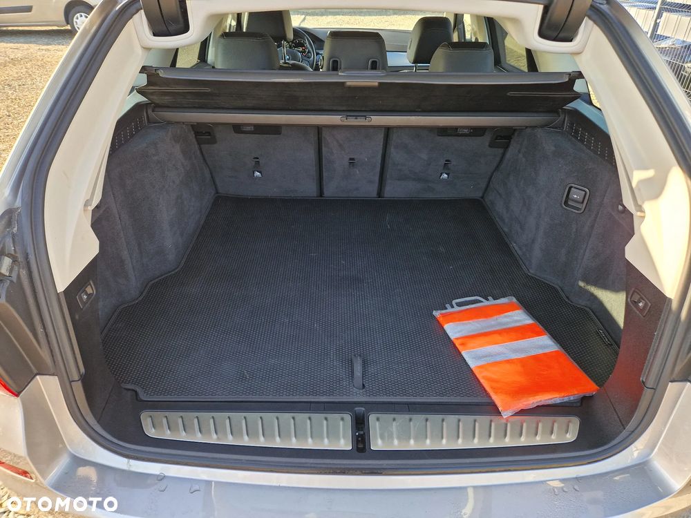 BMW Seria 5 520d xDrive Touring Luxury Line - 10