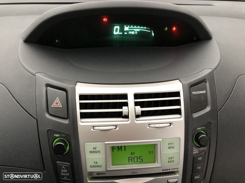 Toyota Yaris 1.0 VVT-i AC - 15