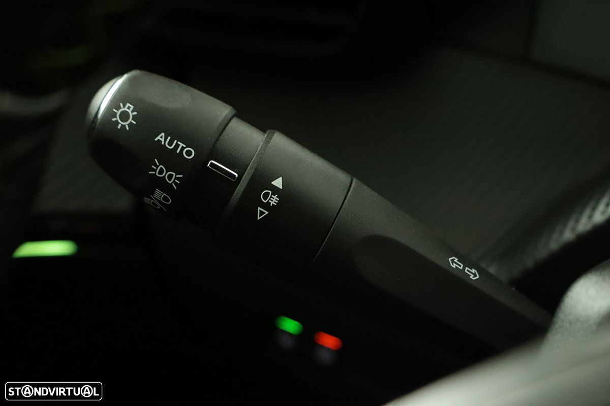 Peugeot e-2008 50 kWh GT - 18