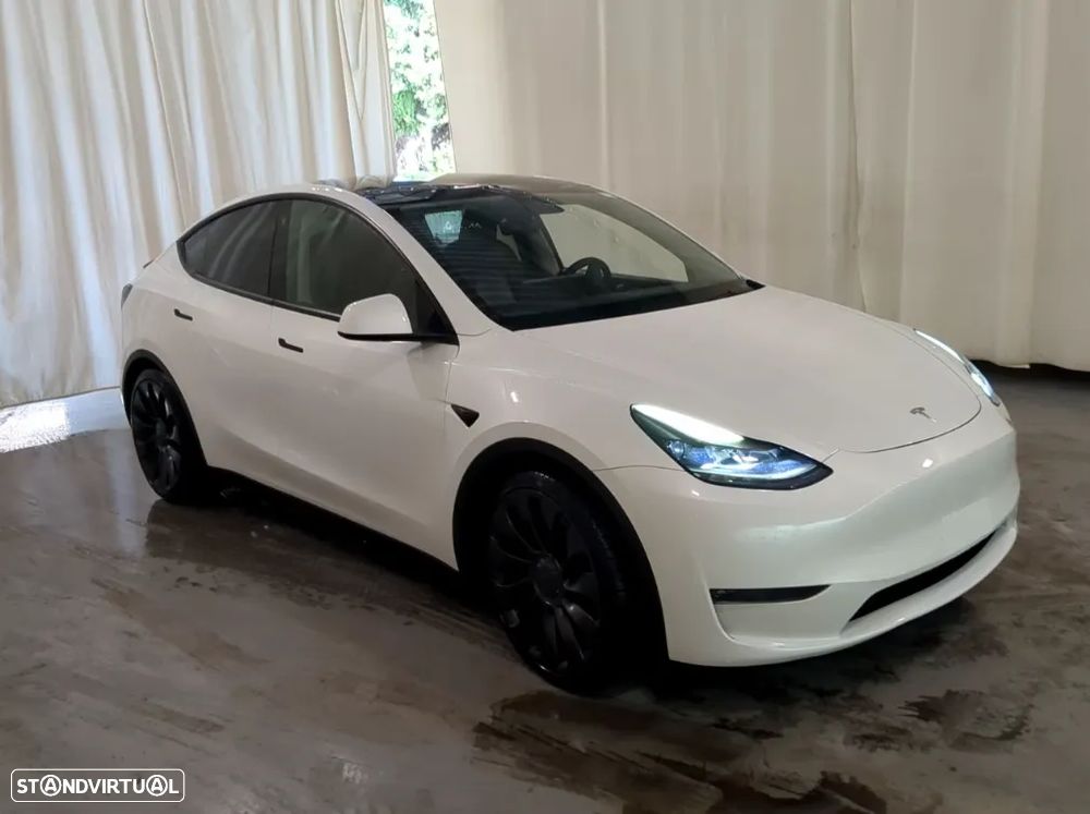 Tesla Model Y Performance Dual Motor AWD - 2