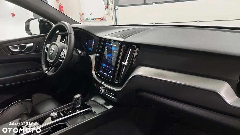 Volvo XC 60 B4 D Geartronic RDesign - 17