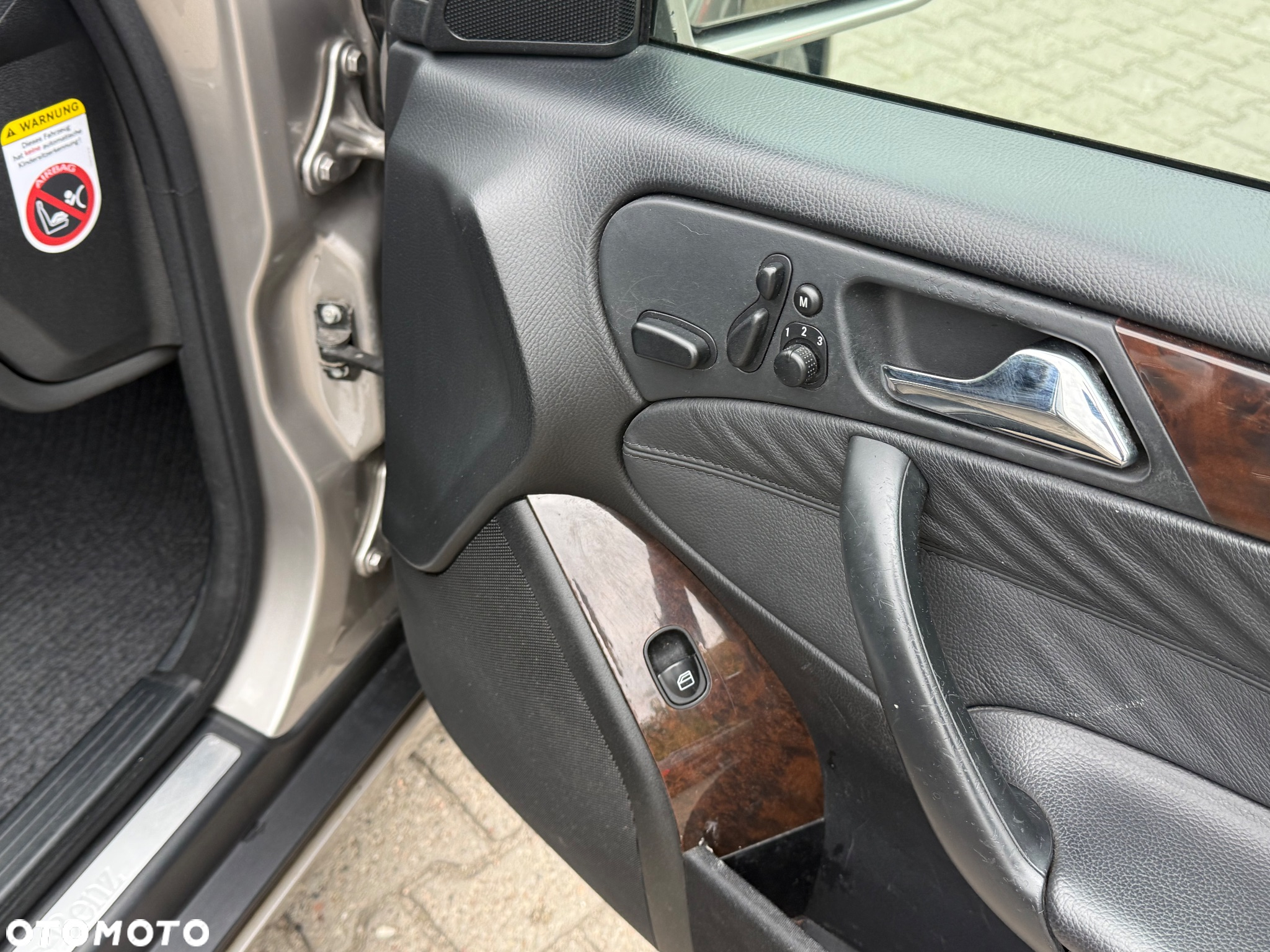 Mercedes-Benz Klasa C 350 Elegance - 14