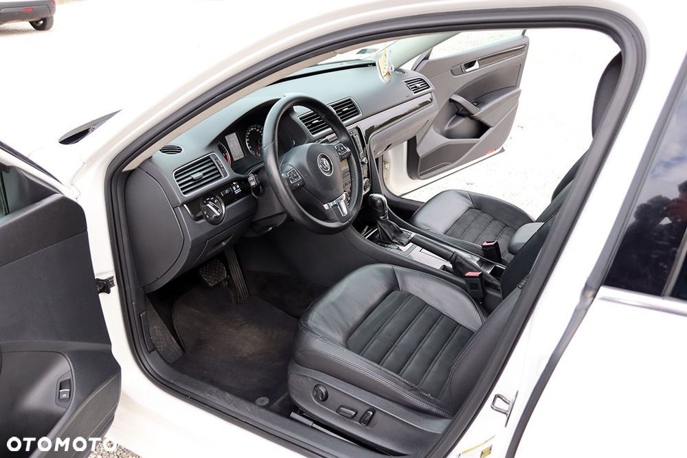 Volkswagen Passat 2.0 TDI DSG Highline - 19