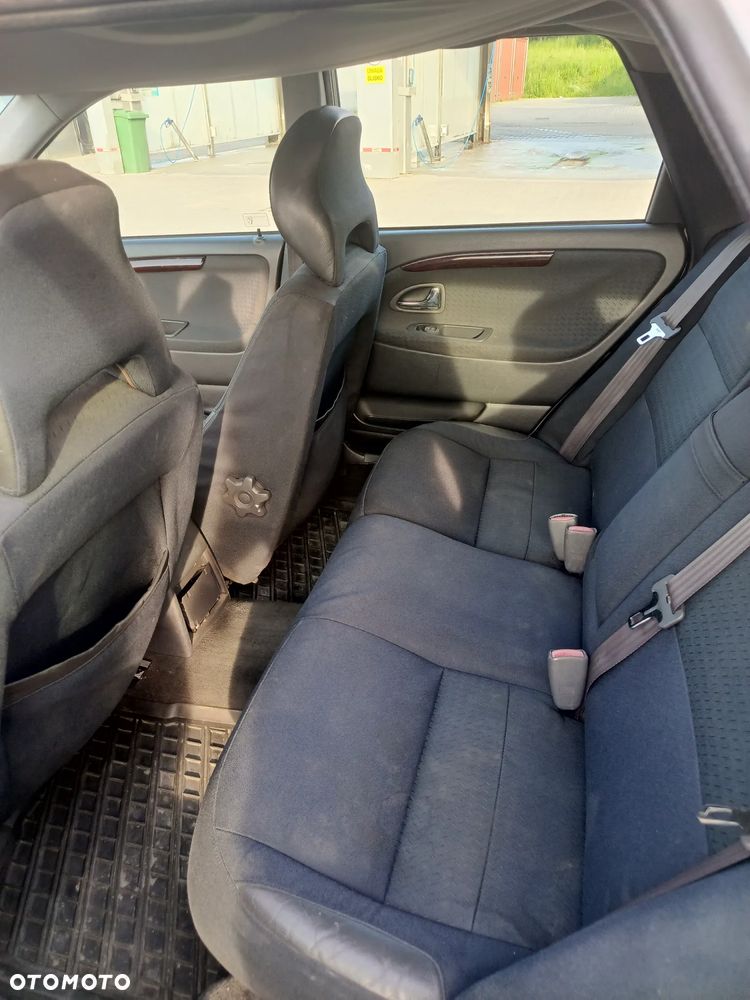 Volvo V40 1.9D - 12