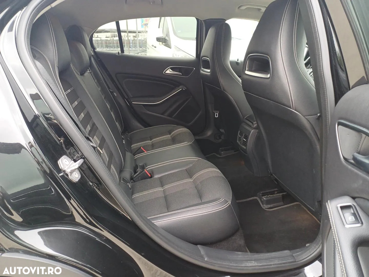 Mercedes-Benz GLA 220 4MATIC - 19