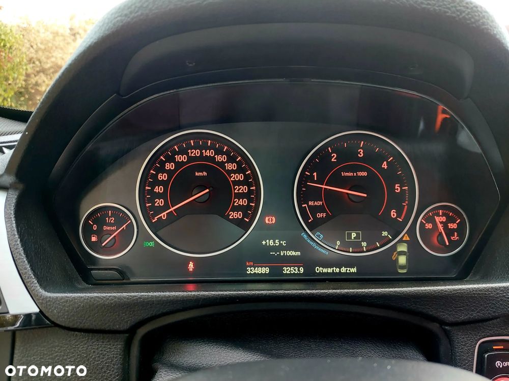 BMW Seria 3 335d xDrive Edition M Sport Shadow - 23