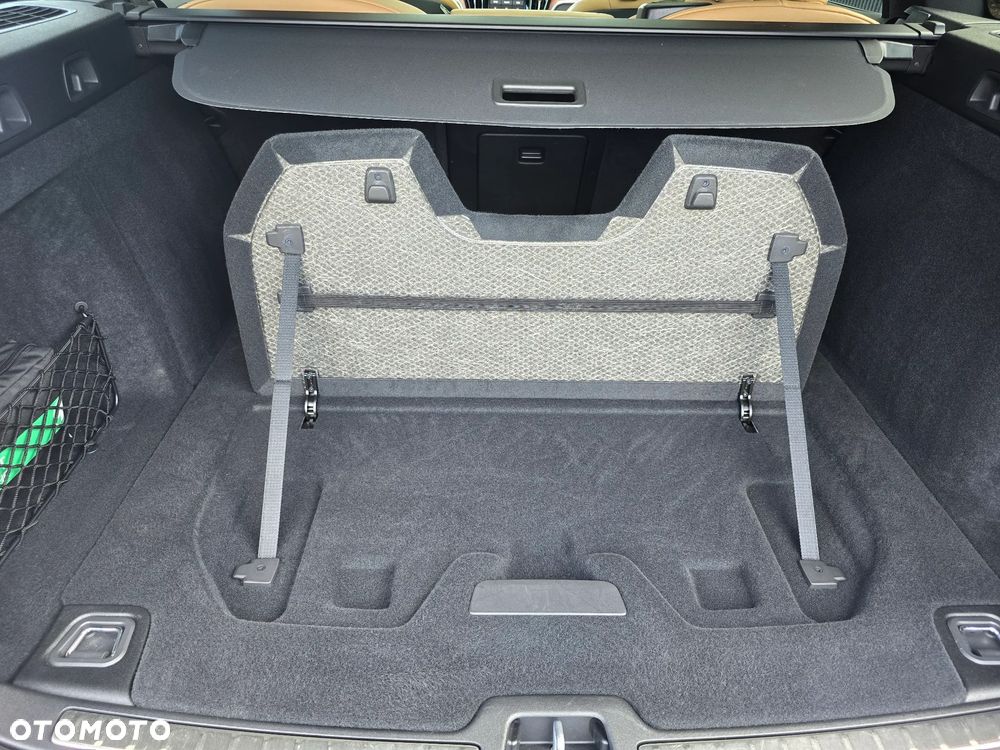 Volvo V60 B4 B DKG Ultra Dark - 27