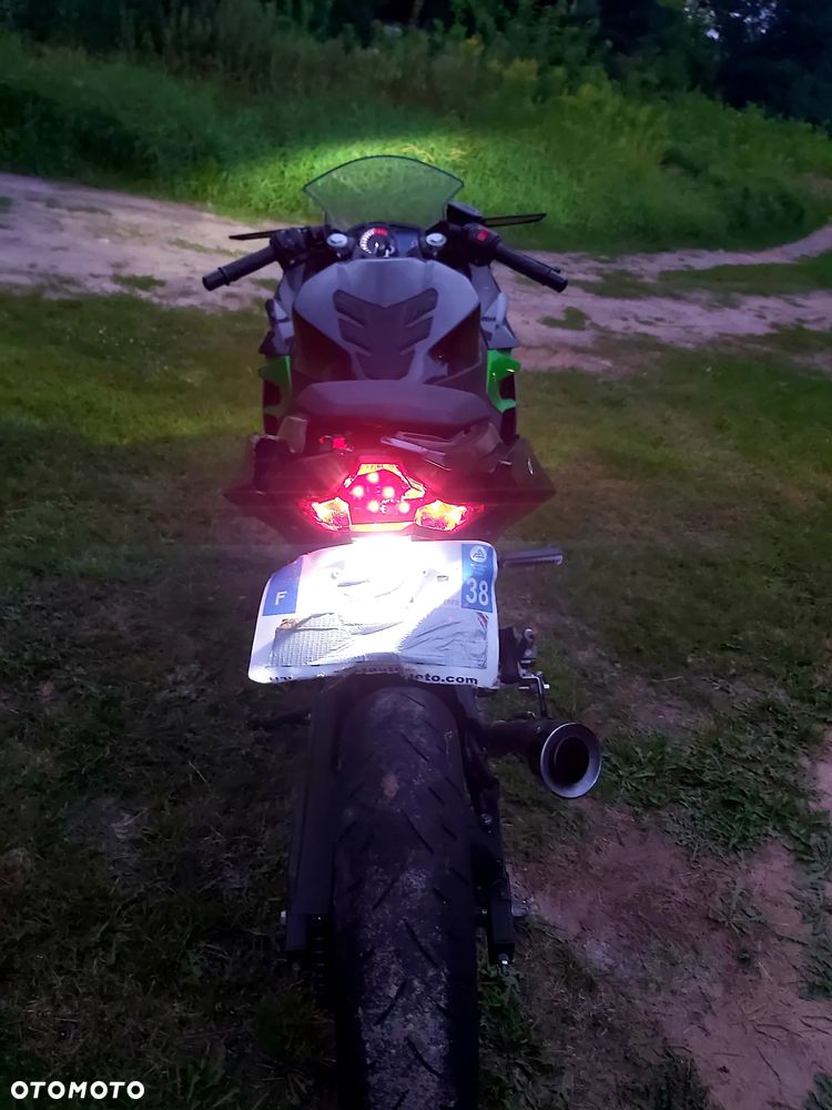Kawasaki Ninja 400 - 12