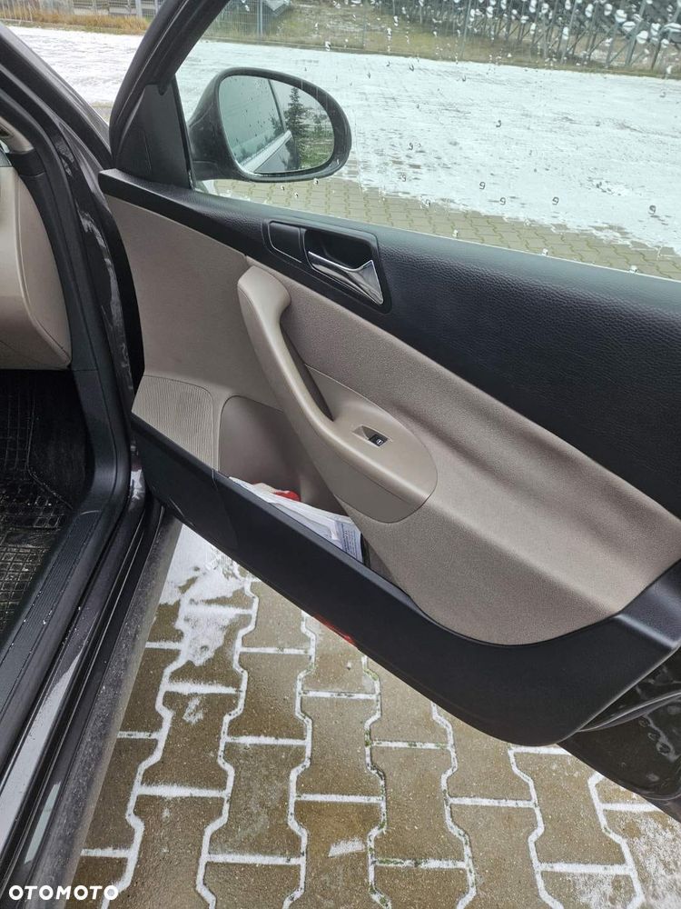 Volkswagen Passat - 8