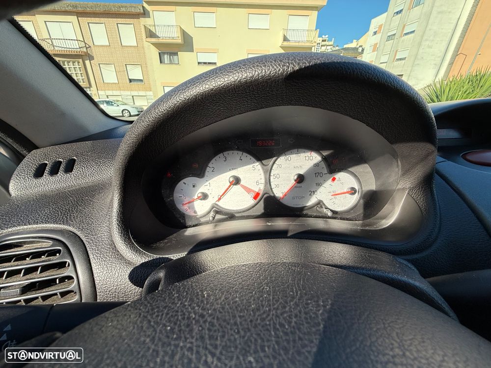 Peugeot 206 1.1 Color Line - 5
