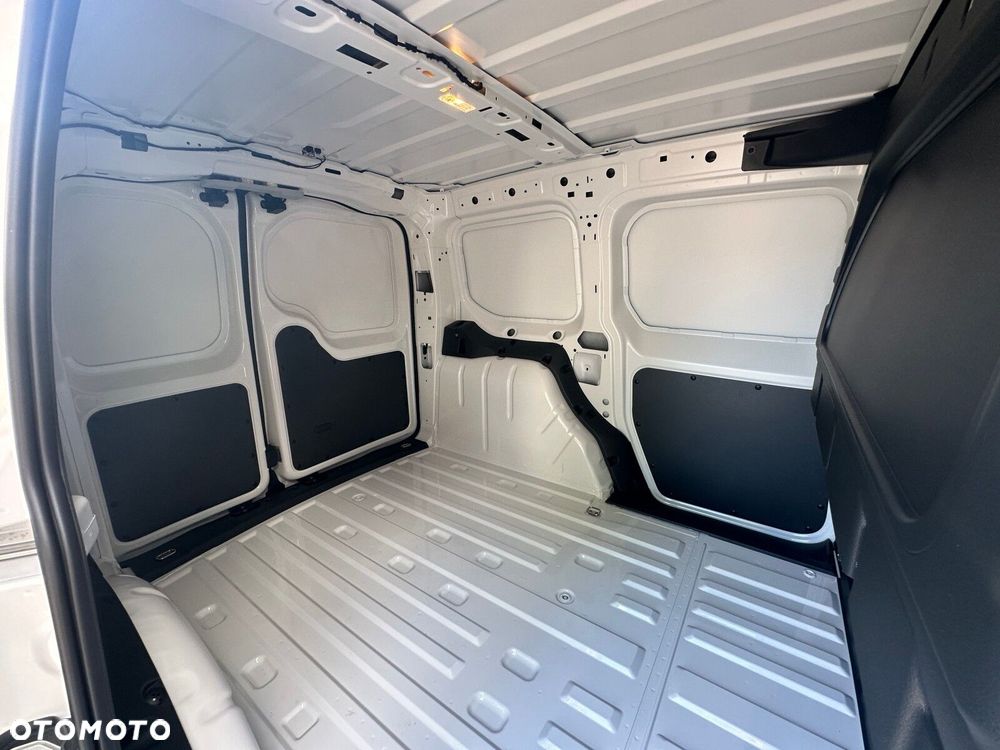 Volkswagen Caddy Caddy  silnik: 2,0 l TDI EU6 SCR  75 kW skrzynia biegów: manualna 6 -biegowa rozstaw osi: 2755 mm - 20