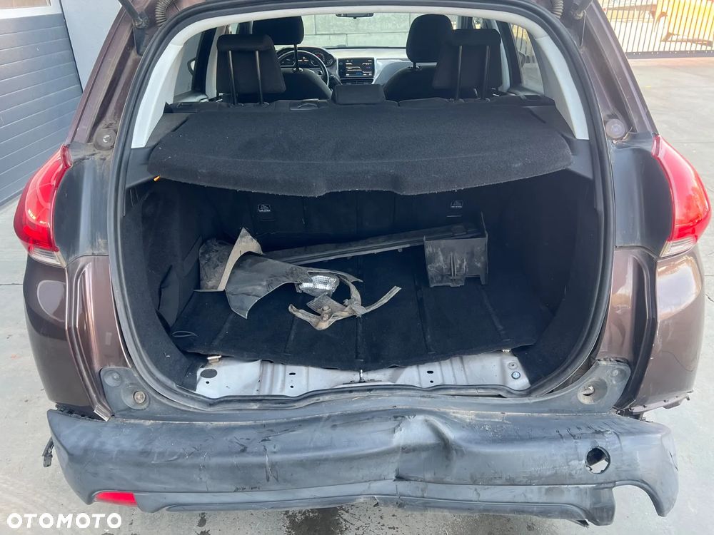 Peugeot 2008 e-HDi FAP 92 EGS6 STOP & START Allure - 14