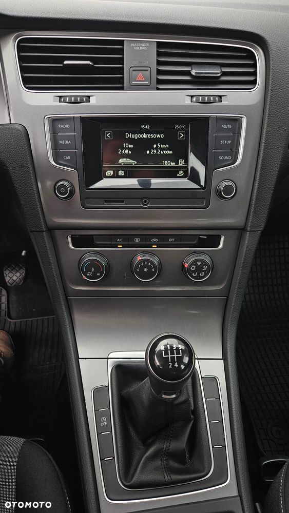 Volkswagen Golf - 23