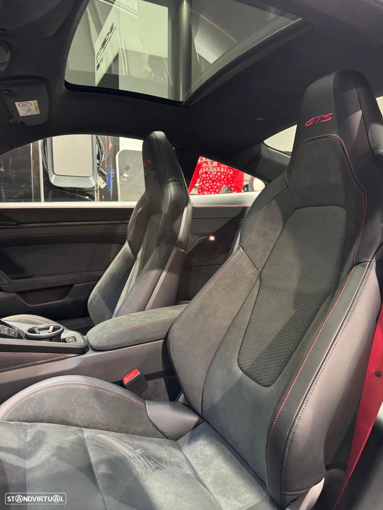 Porsche 911 (992) - 9