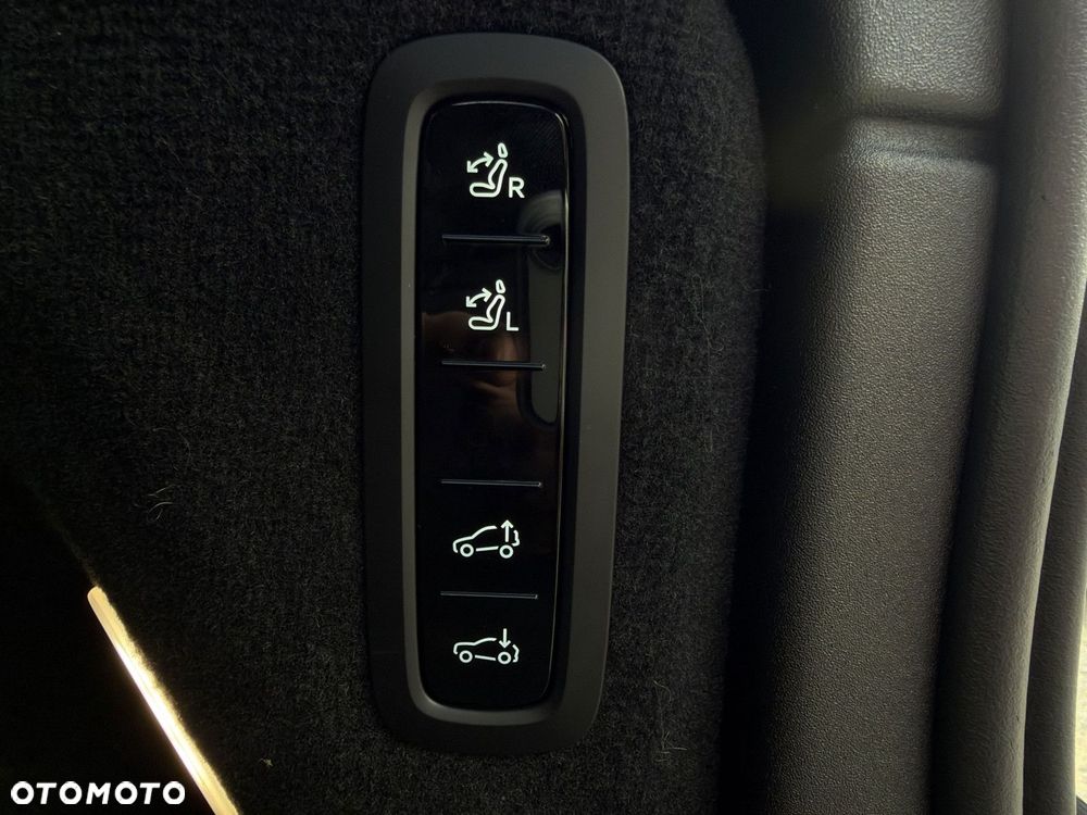 Volvo EX90 - 33
