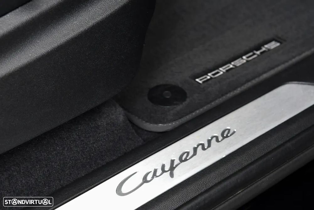 Porsche Cayenne Coupé E-Hybrid - 15