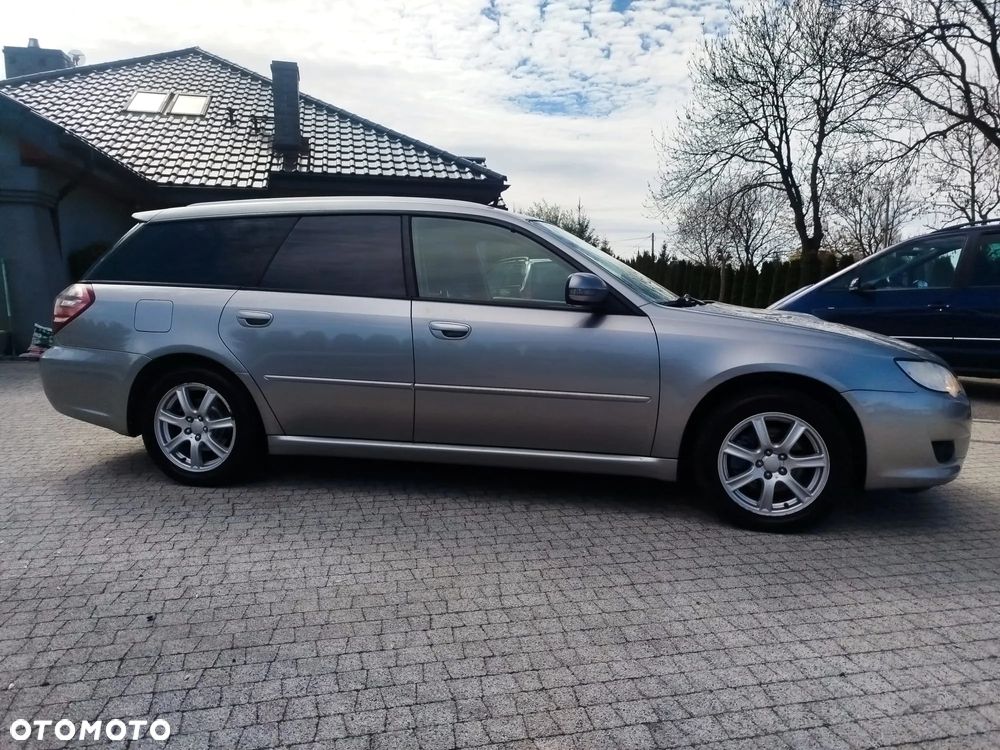 Subaru Legacy 2.0D Trend - 17