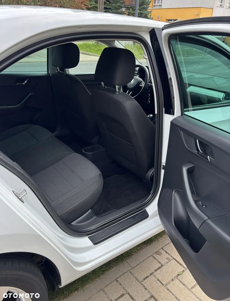 Skoda RAPID 1.2 TSI Ambition Max - 9