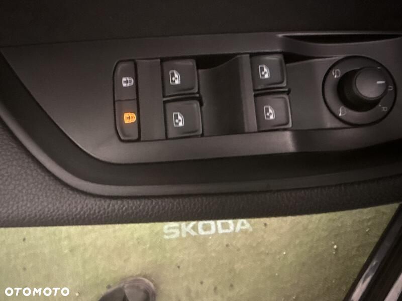 Skoda Superb 2.0 TDI SCR Sportline DSG - 12