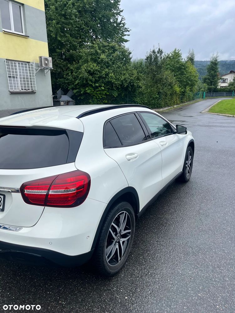 Mercedes-Benz GLA 200 7G-DCT - 5