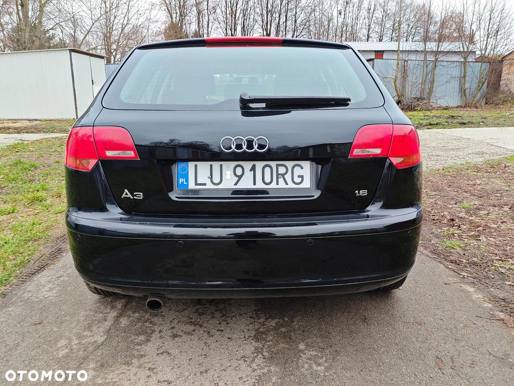 Audi A3 Sportback 1.6 FSI Attraction - 6