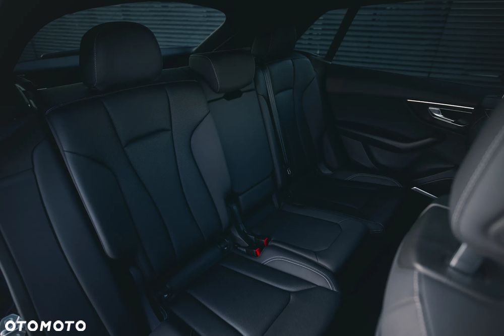 Audi Q8 SUV TFSI quattro 250 kW tiptronic S line business - 11