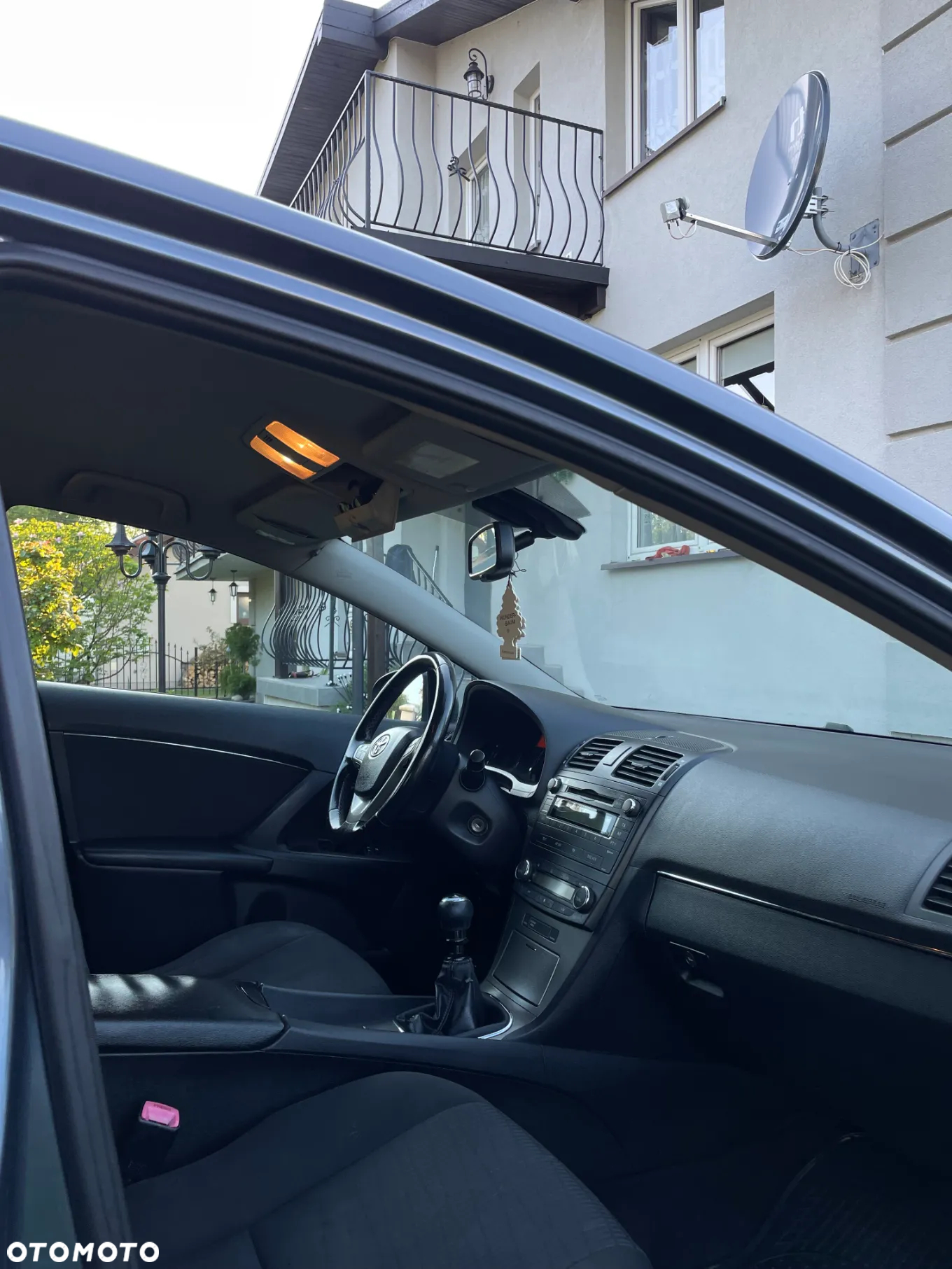 Toyota Avensis 2.0 D-4D Premium - 8