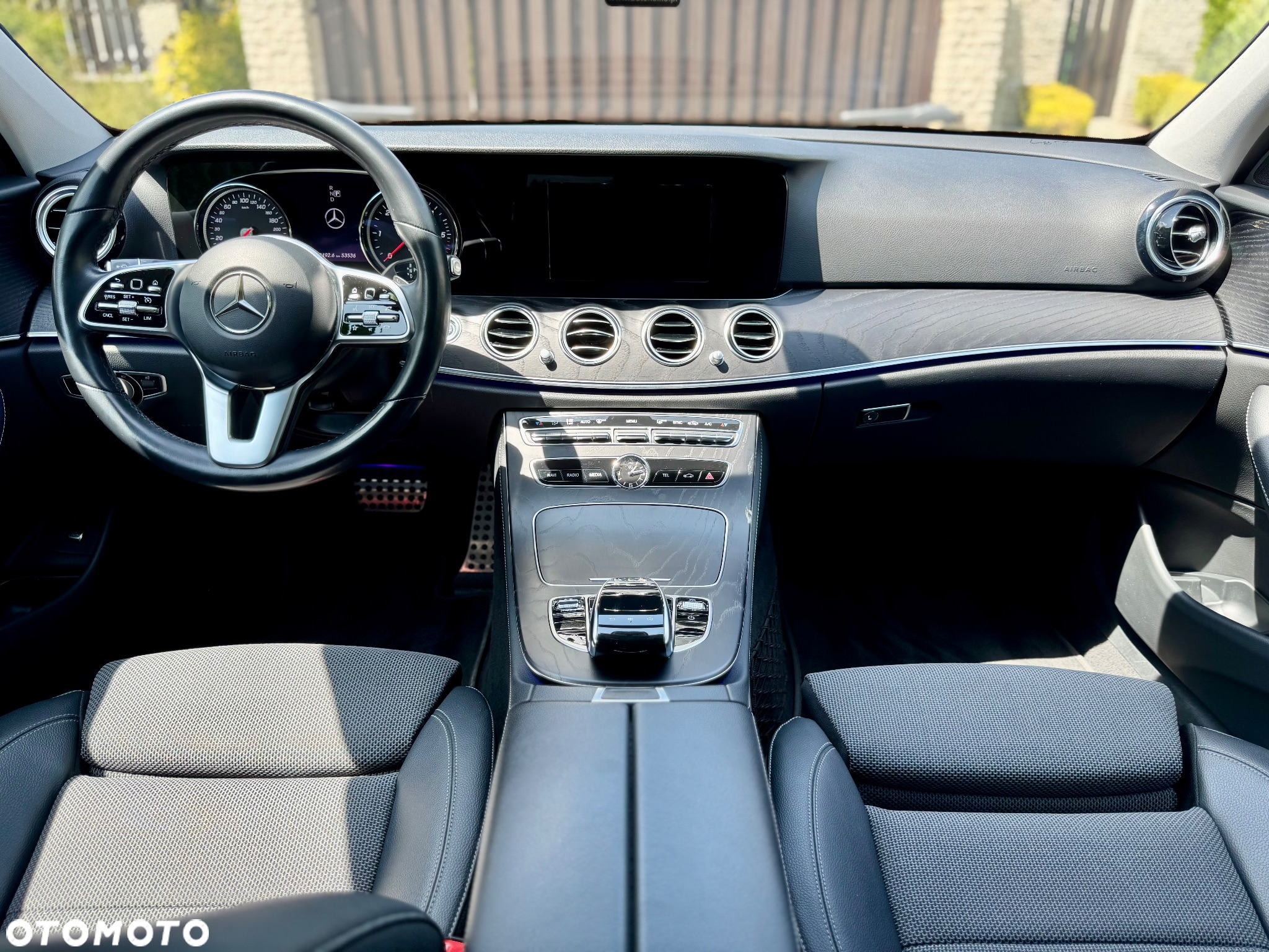 Mercedes-Benz Klasa E 200 d 9G-TRONIC - 22