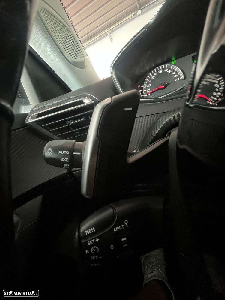 Peugeot 2008 1.5 BlueHDi Allure Pack EAT8 - 18