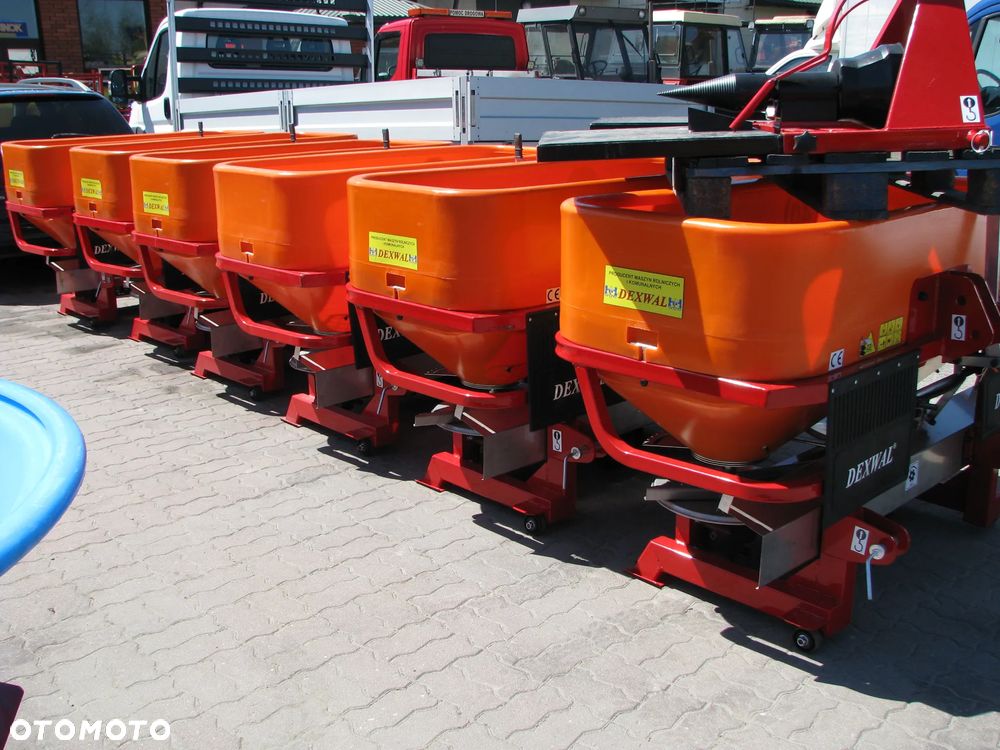 Inny Rozsiewacz nawozów i wapna, taśmowy jedno i dwu tarczowy Kłos, Motyl 300, 400, 600, 800 1000 litrów, Rozsiewacz nawozów dwutarczowy ABRA2 - MAXI, Semior, Unior, Unior2, Mini, Mini2, Rozsiewacz dwutarczowy DEX-WAL (Lift, Tornado duo Turbo), Rozsiewacz nawozów Pronar  FD1-M05 - 32