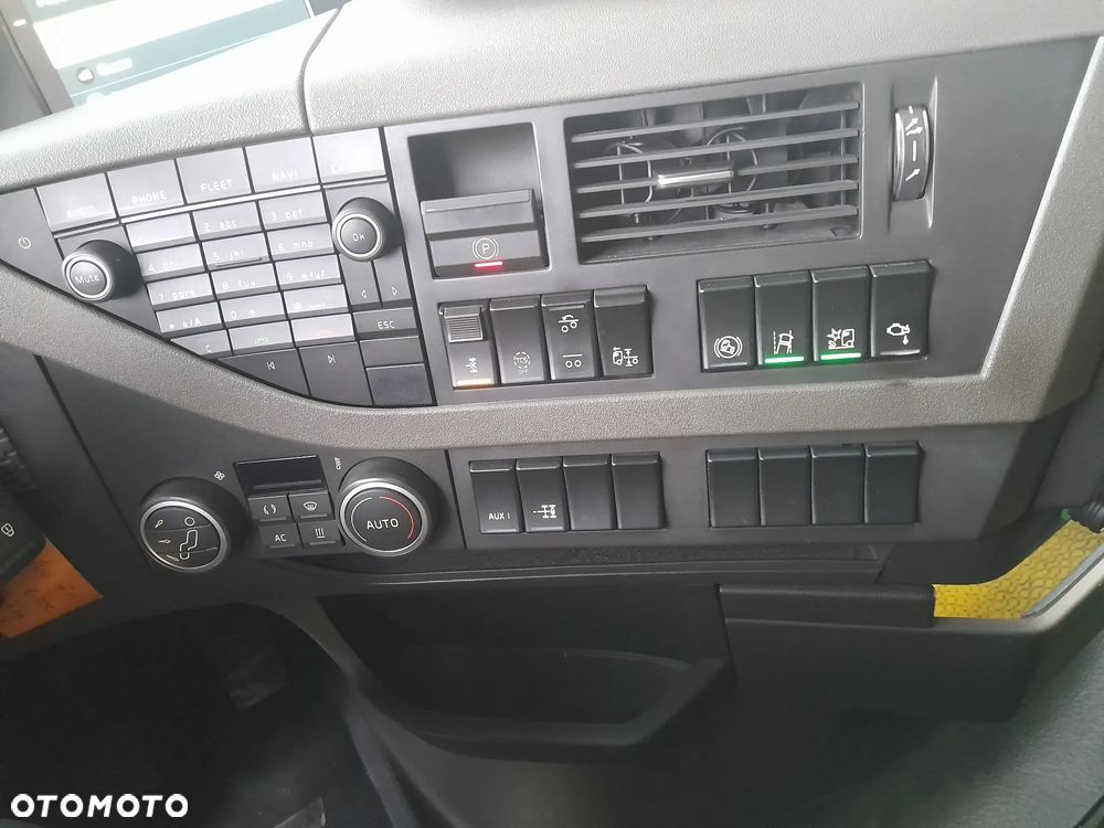 Volvo FH 16 650koni 6x2 OŚ SKRĘTNA PODNOSZONA // JEDYNY TAKI// RAMA DO ZABUDOWY// HDS dzwig żuraw do lasu drewna tarcicy // DO ŻYWCA// asenizacyjny// HOLOWNIK// FULL opcja ze SZWAJCARI - 10