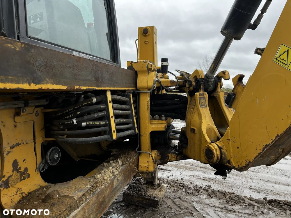 Caterpillar 428E - 4
