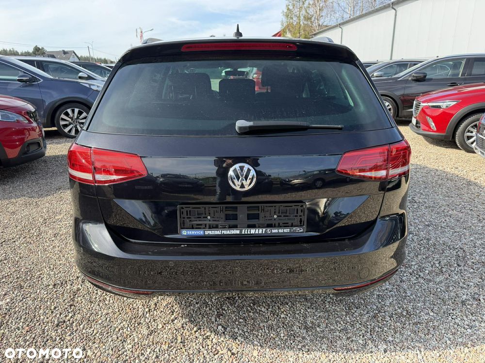 Volkswagen Passat - 4