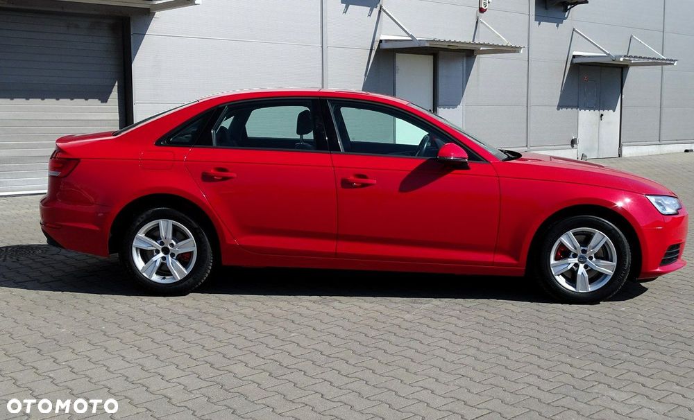 Audi A4 Limousine - 4