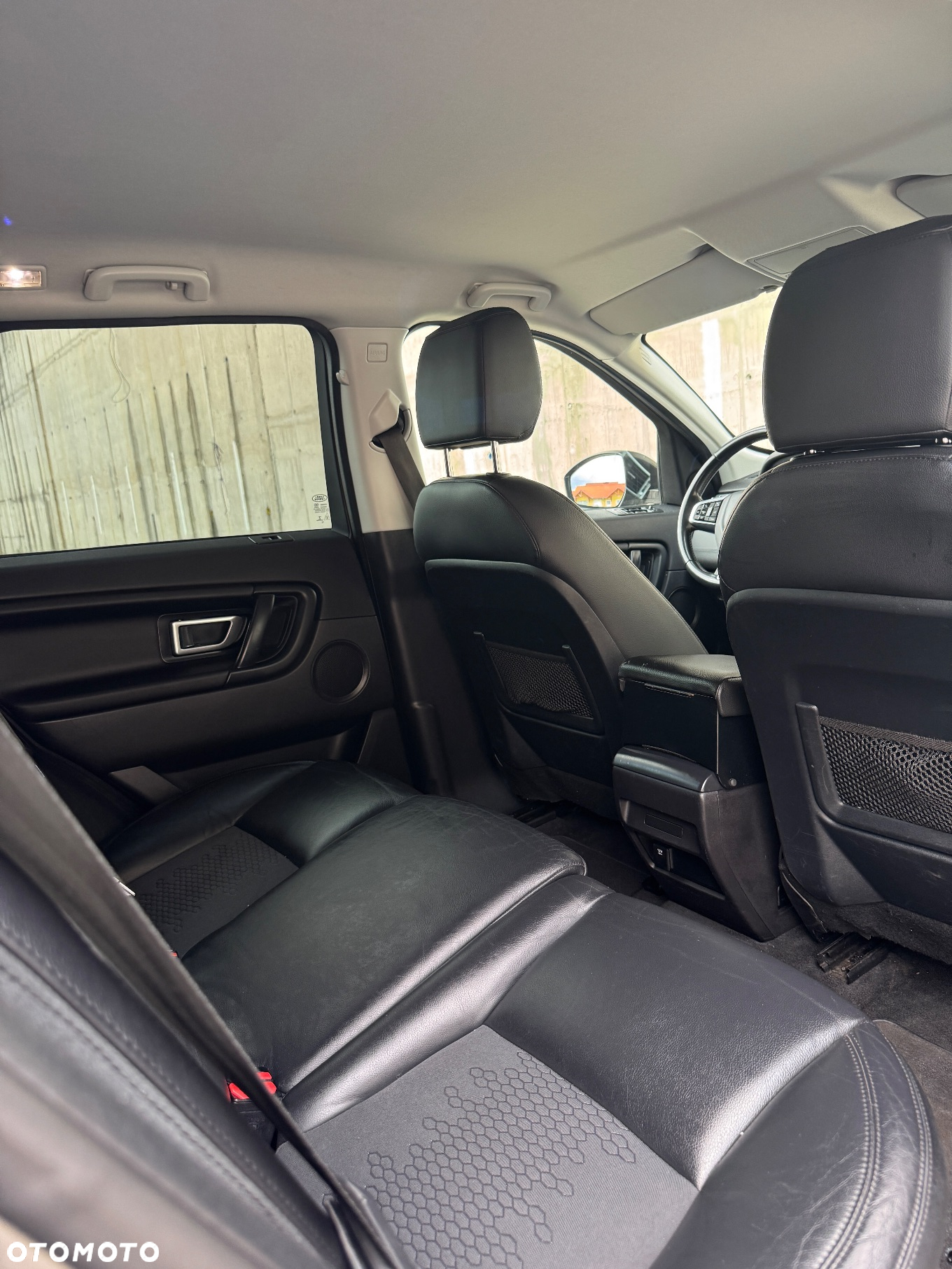 Land Rover Discovery Sport 2.0 TD4 HSE Luxury - 17