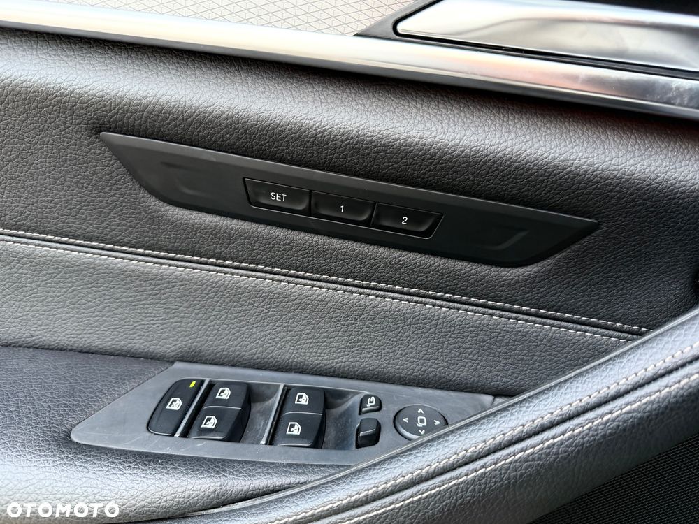 BMW Seria 5 530i xDrive M Sport sport - 26