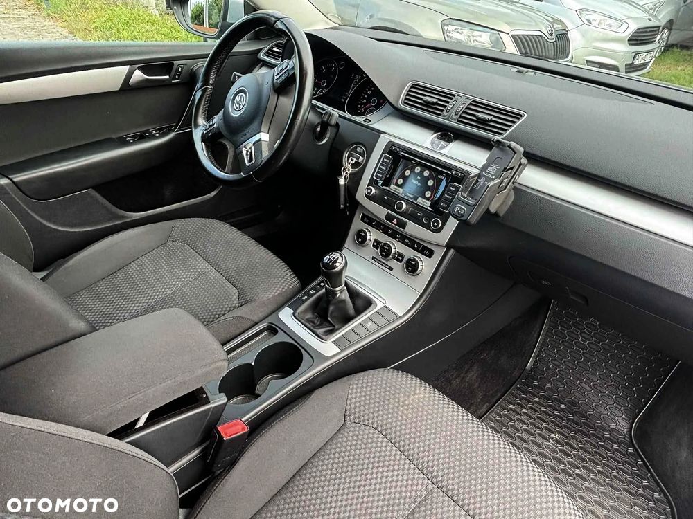 Volkswagen Passat 2.0 TDI Comfortline - 10