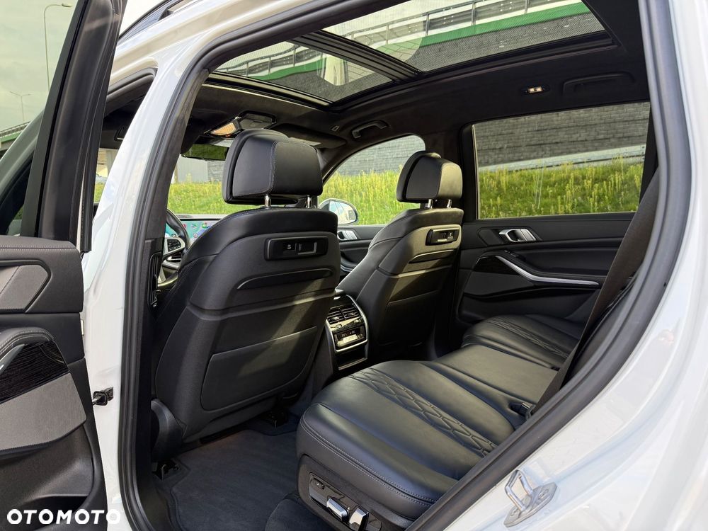 BMW X7 xDrive40i - 12