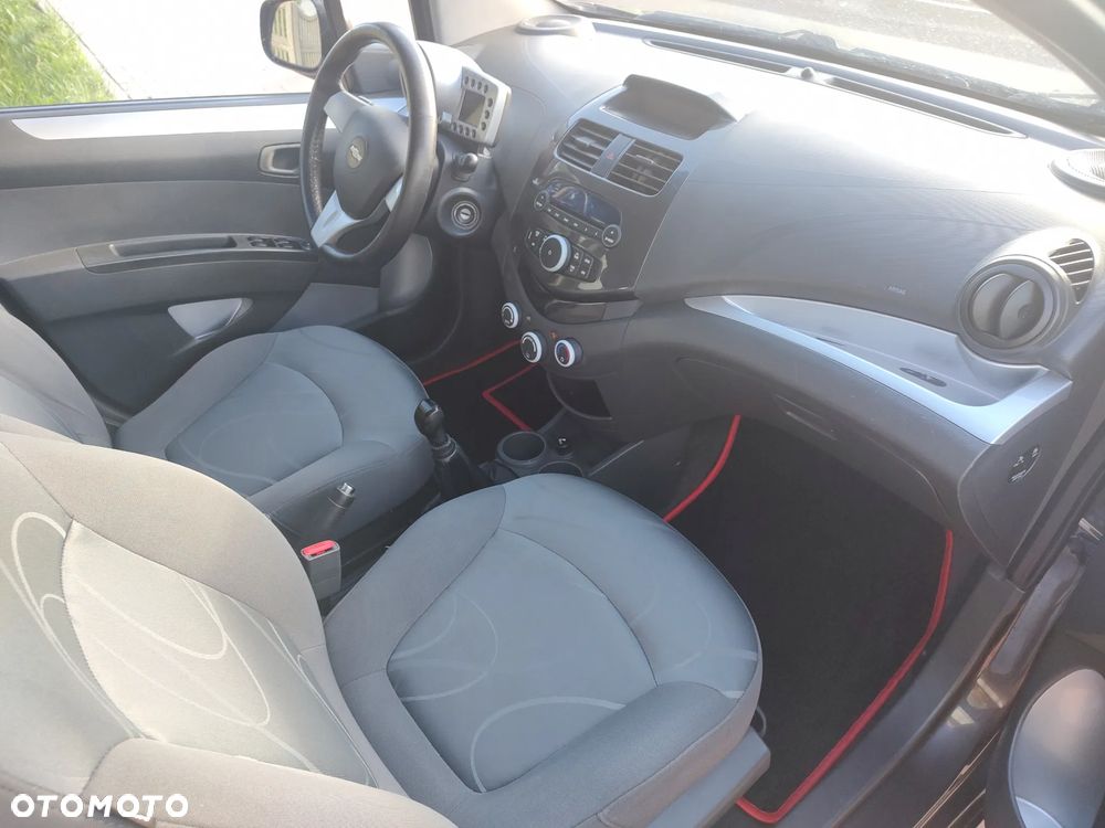 Chevrolet Spark - 25
