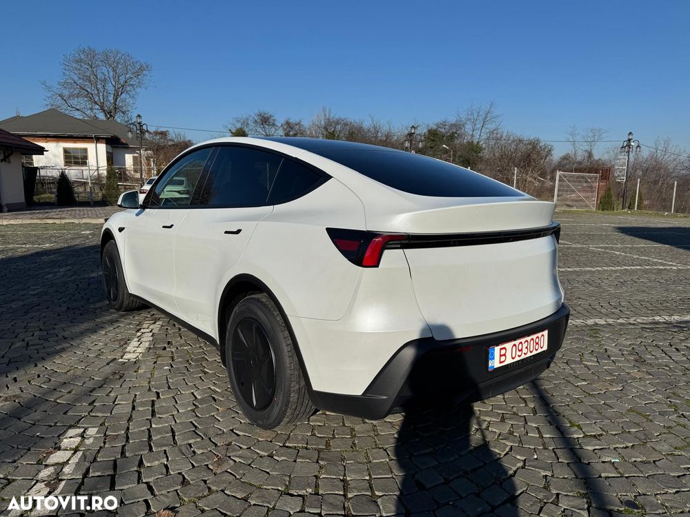 Tesla Model Y RWD - 7