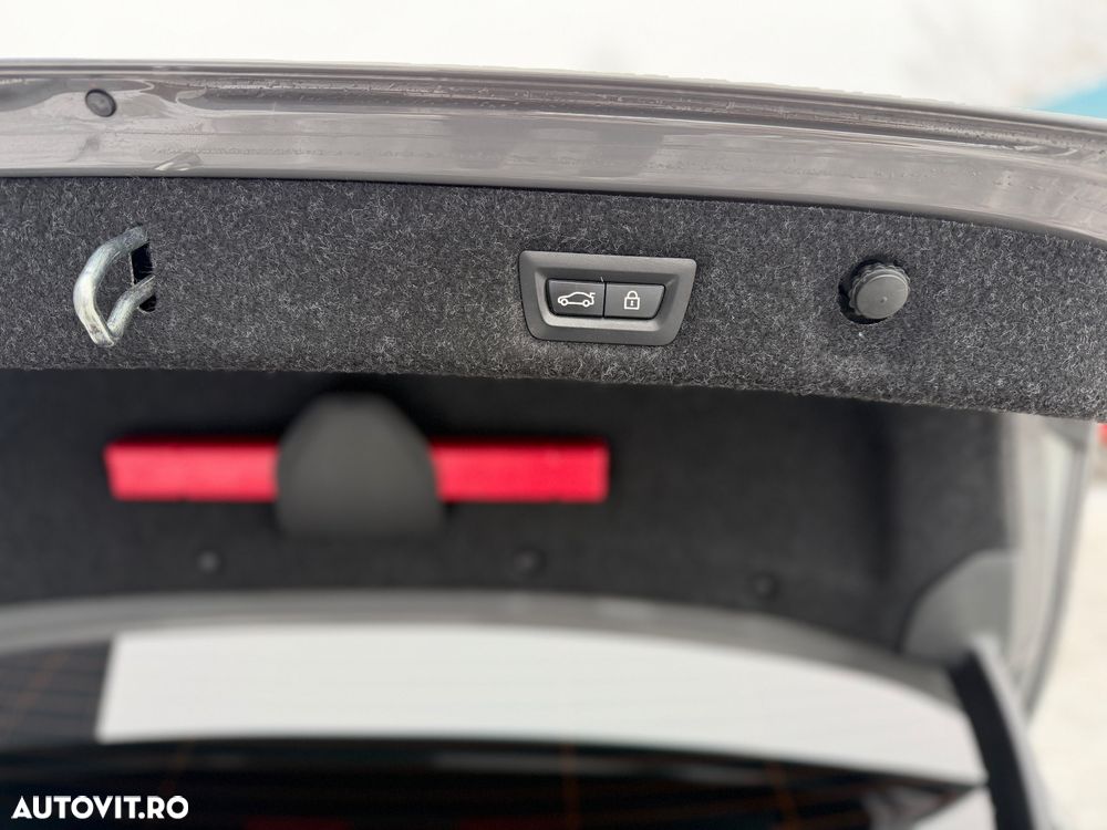 BMW Seria 5 520d Aut. M Sport Edition - 38