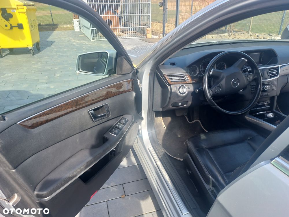 Mercedes-Benz Klasa E 200 BlueTEC 7G-TRONIC Classic - 13