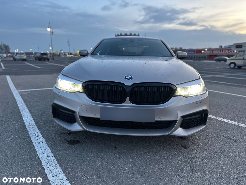 BMW Seria 5 520d M Sport - 4