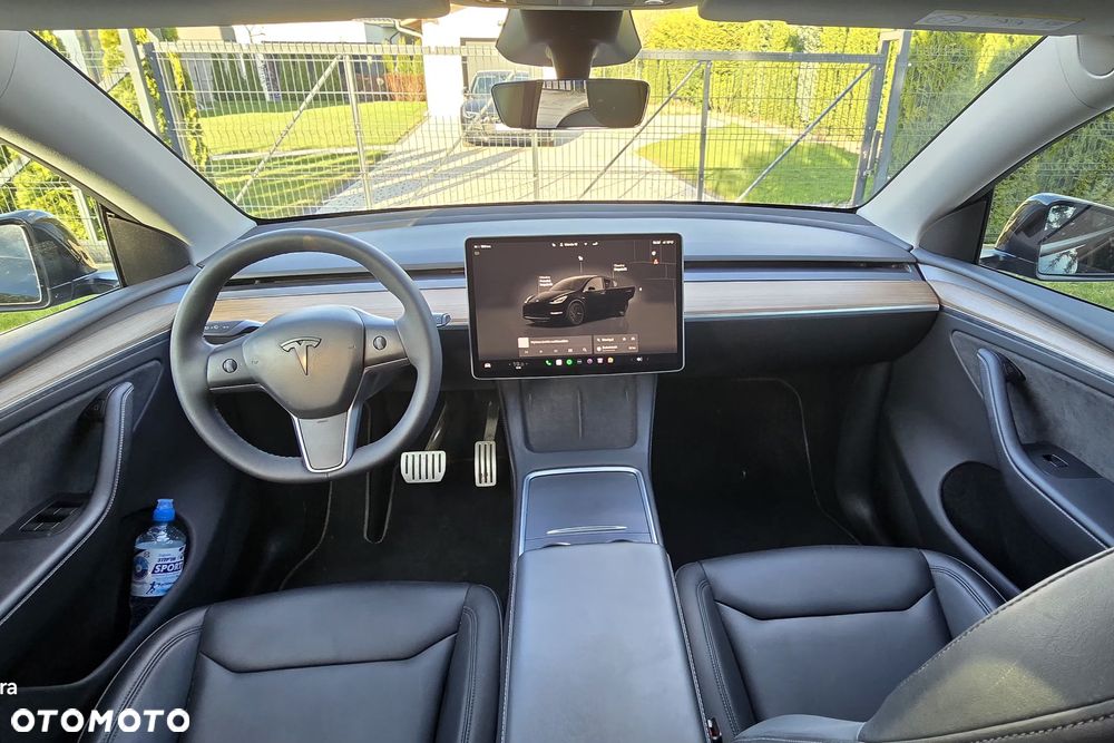 Tesla Model Y Performance Dual Motor AWD - 9