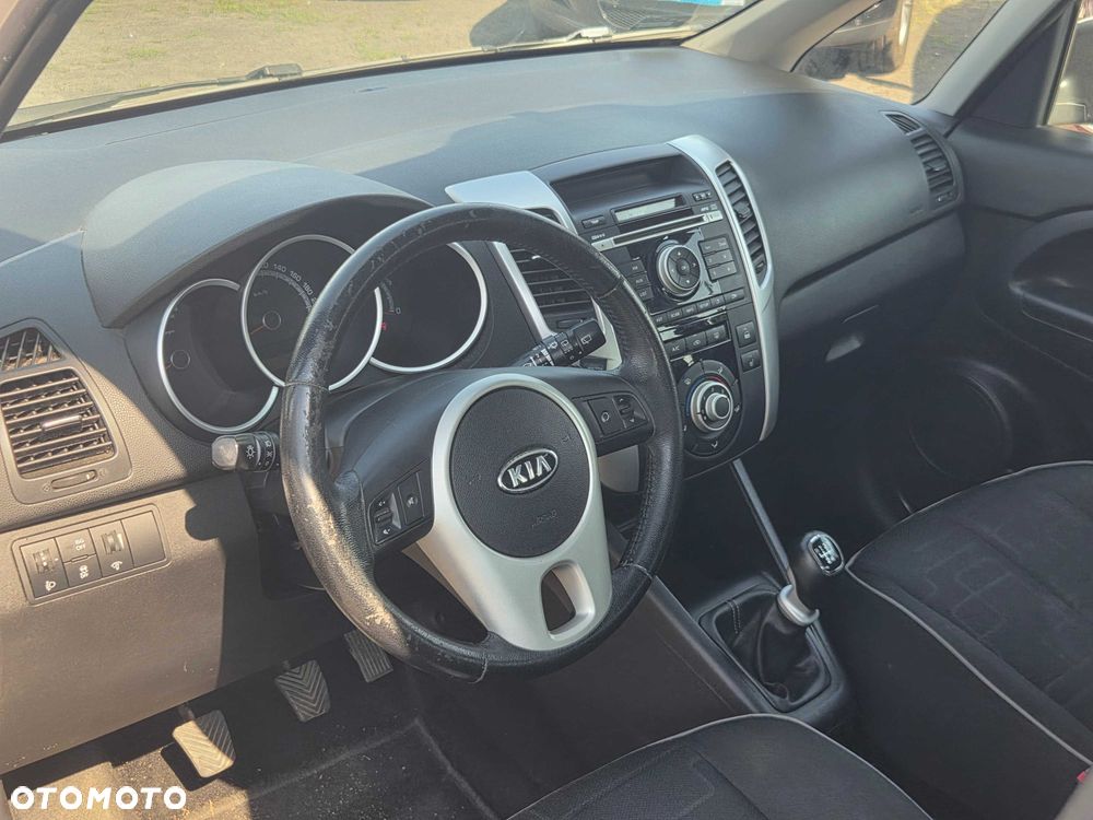 Kia Venga - 6