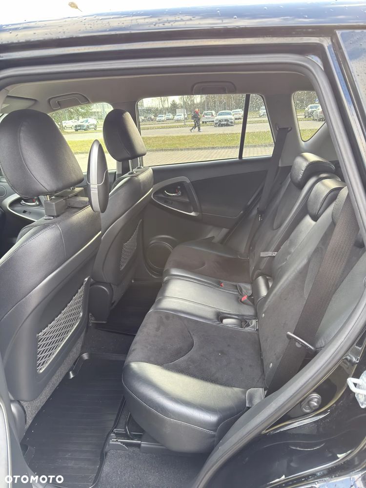 Toyota RAV4 2.0 VVT-i Premium - 9