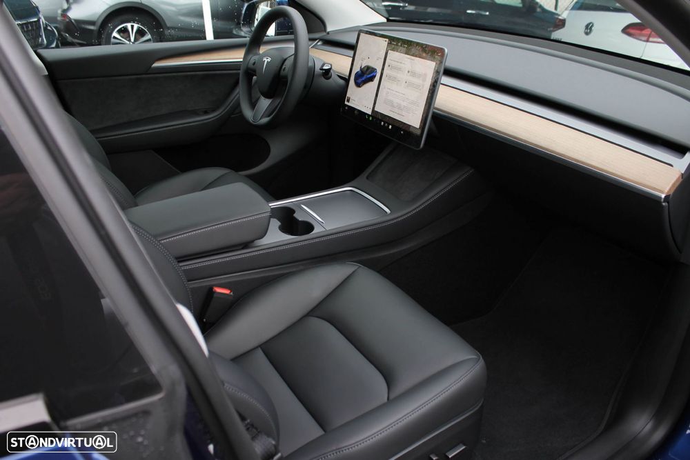 Tesla Model Y Tração Traseira - 24