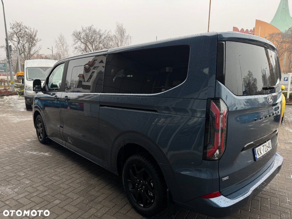 Ford Tourneo Custom - 5